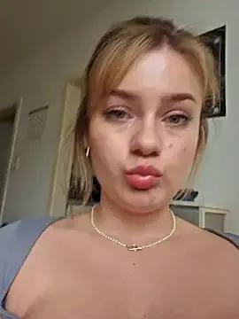 MaribelRiver from StripChat is Freechat