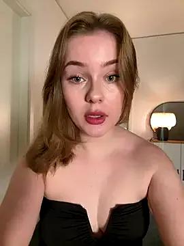 MaribelRiver from StripChat is Freechat