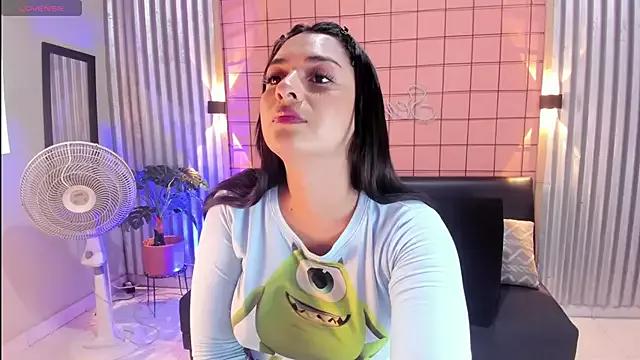 mensia_hernandz from StripChat is Freechat