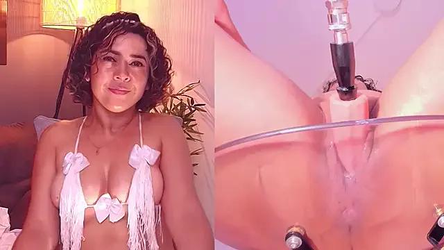 Mila_Moans from StripChat is Freechat