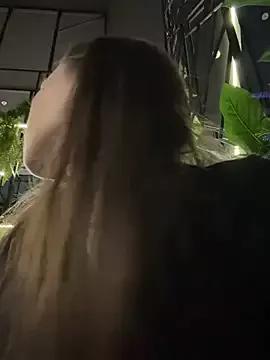 MilaBee from StripChat is Freechat