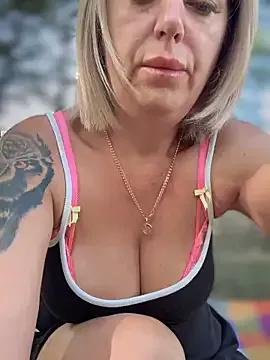Milena-MilfaXXX from StripChat is Freechat