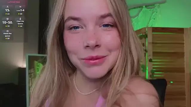 milly_shy from StripChat