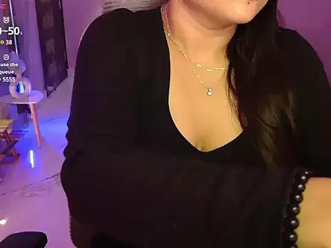 Mitikaa from StripChat