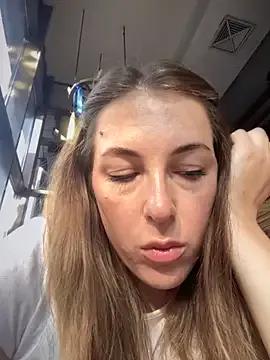 MommmyYummy from StripChat