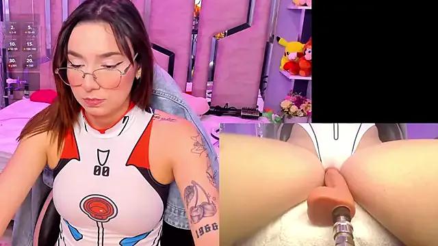 NicoleFerrel from StripChat is Freechat