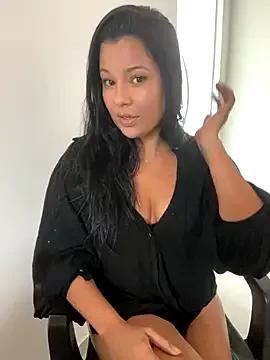 PaolaLuiza from StripChat is Freechat