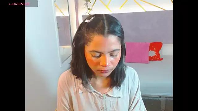 PenelopeShine from StripChat