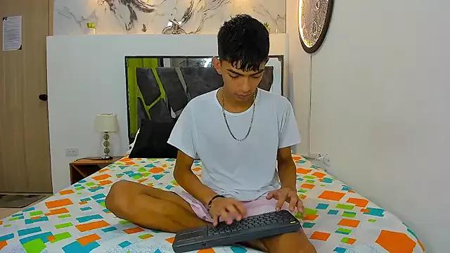 PRETTY_SEX1 from StripChat is Freechat