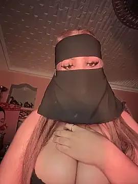 Queentaraf999 from StripChat