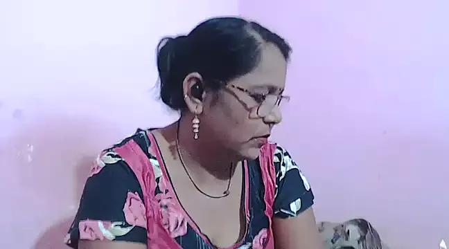 radhika4cpl from StripChat is Freechat