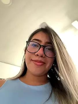 sara_calderon from StripChat