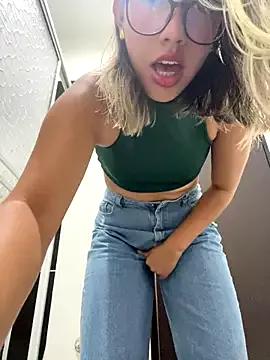 sara_calderon from StripChat