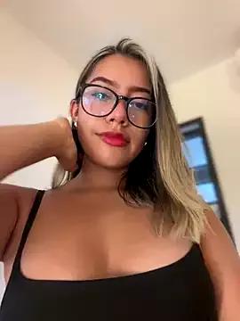sara_calderon from StripChat