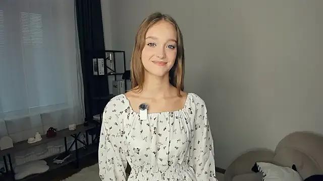 SerrenaAa from StripChat