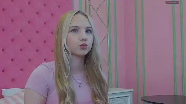 Sky_Cutie from StripChat is Freechat