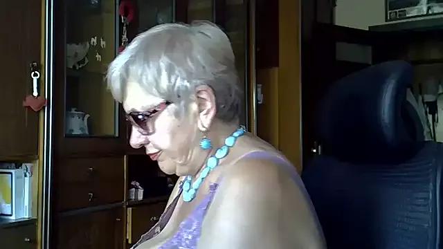 SweetCherry27 from StripChat