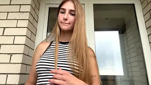 SweetJinny88 from StripChat is Group