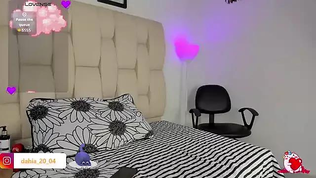 Velvet_rosee from StripChat