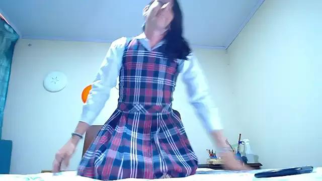 VioletaGomez_ from StripChat is Freechat
